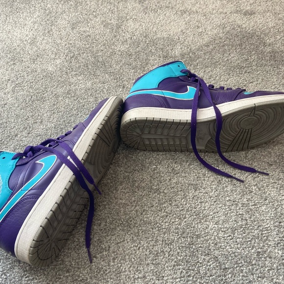 Men’s air Jordan tennis shoes - Picture 2 of 3